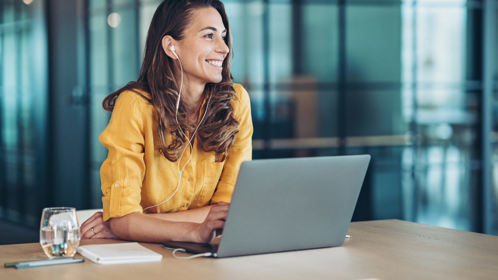 Portrait of a smiling businesswoman